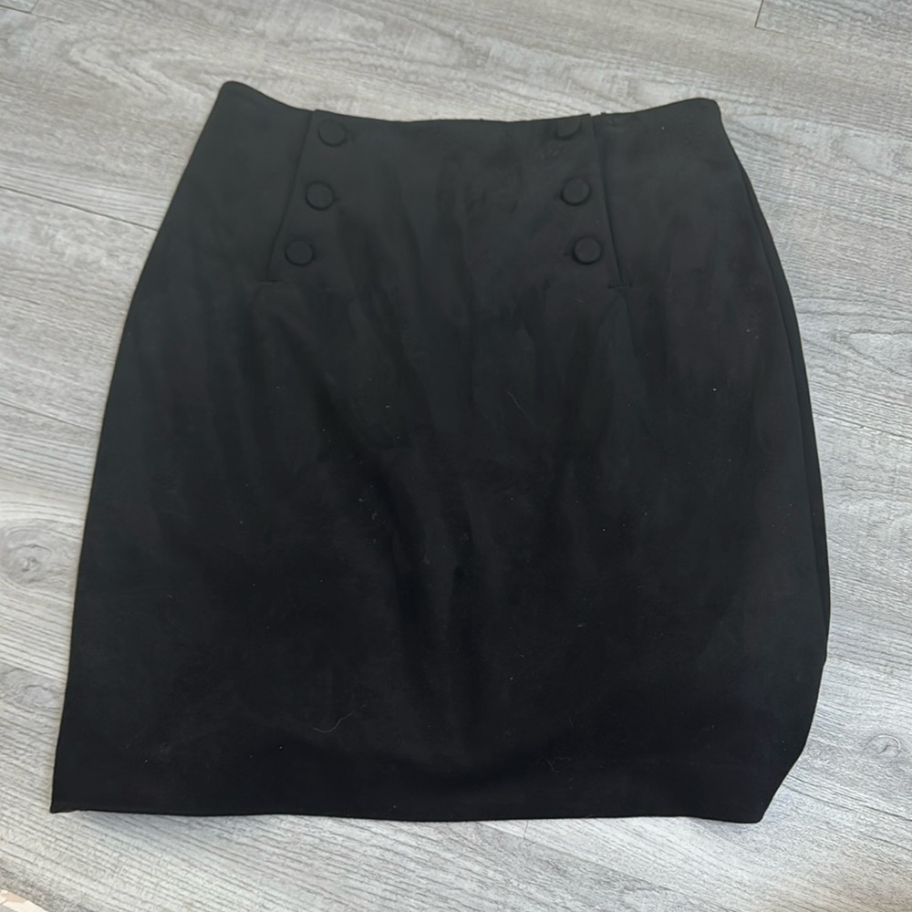 H&M suede black pencil skirt with buttons